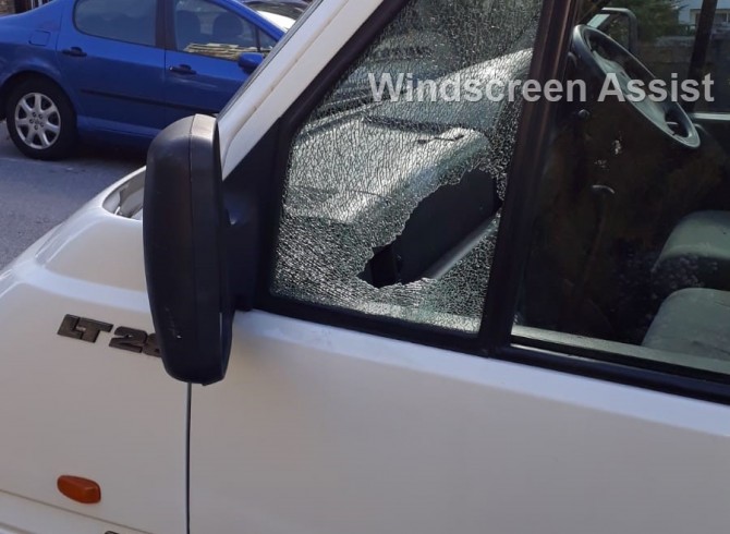 VW LT Smashed Front Quarter Glass Replacement VW LT Lewisham SE13